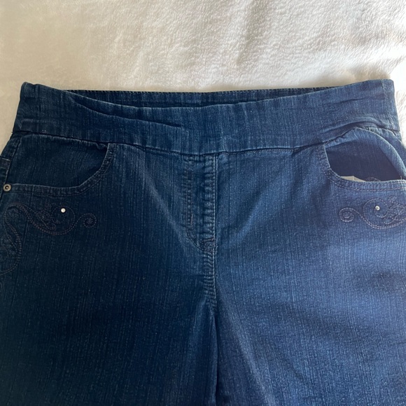 Basic Editions Capri Jeans - Picture 3 of 7